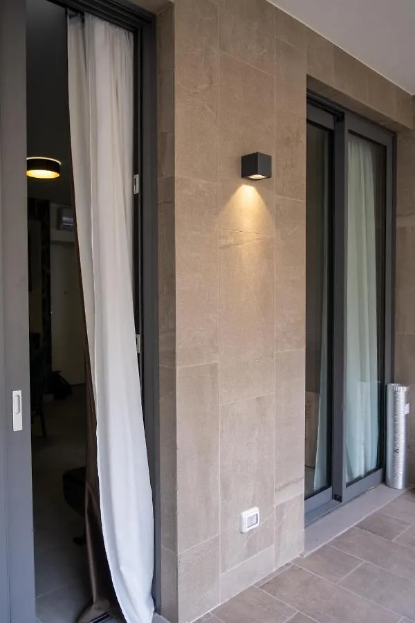 Unica Suites Milano 0*, Milan Italy